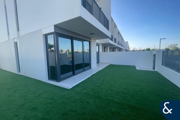 Corner Villa | Opposite Pool | Landscaped
